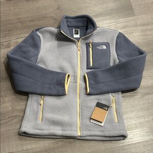 THE NORTH FACE | Women’s Yumiori Full-Zip Fleece...